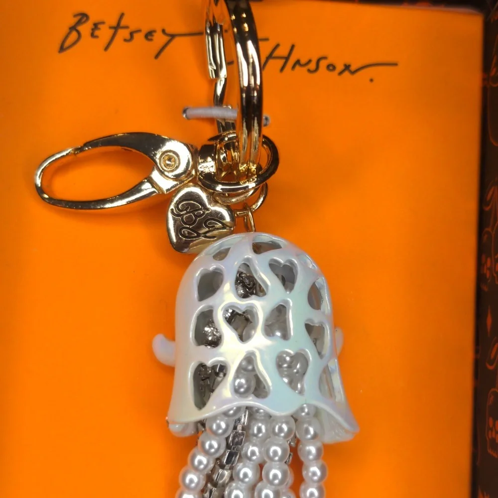 Betsey Johnson Halloween Ghost Key Fob Purse Charm Glow In The Dark Pearl Dangle